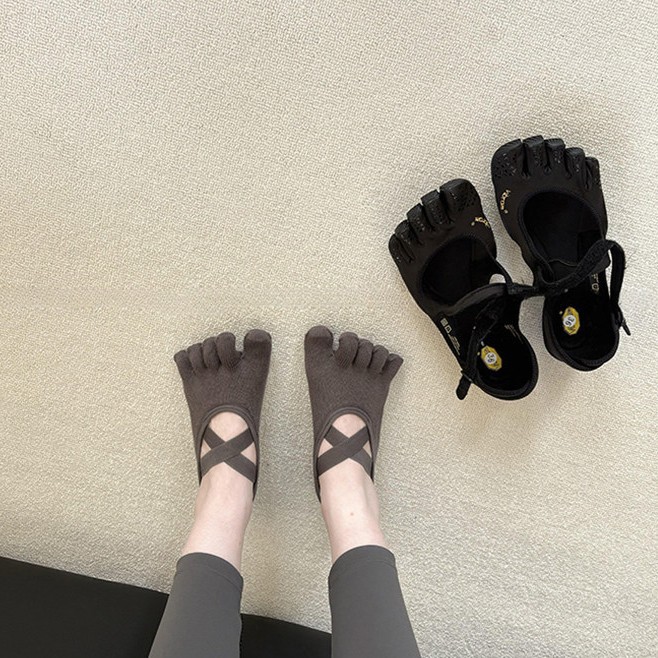 Pilates Yoga Grip Socks - Women's Criss-Cross Strappy Five-Toe Yoga Socks